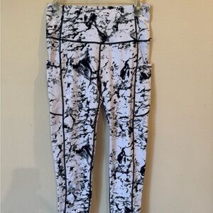 Black and White Marble Print Leggings
